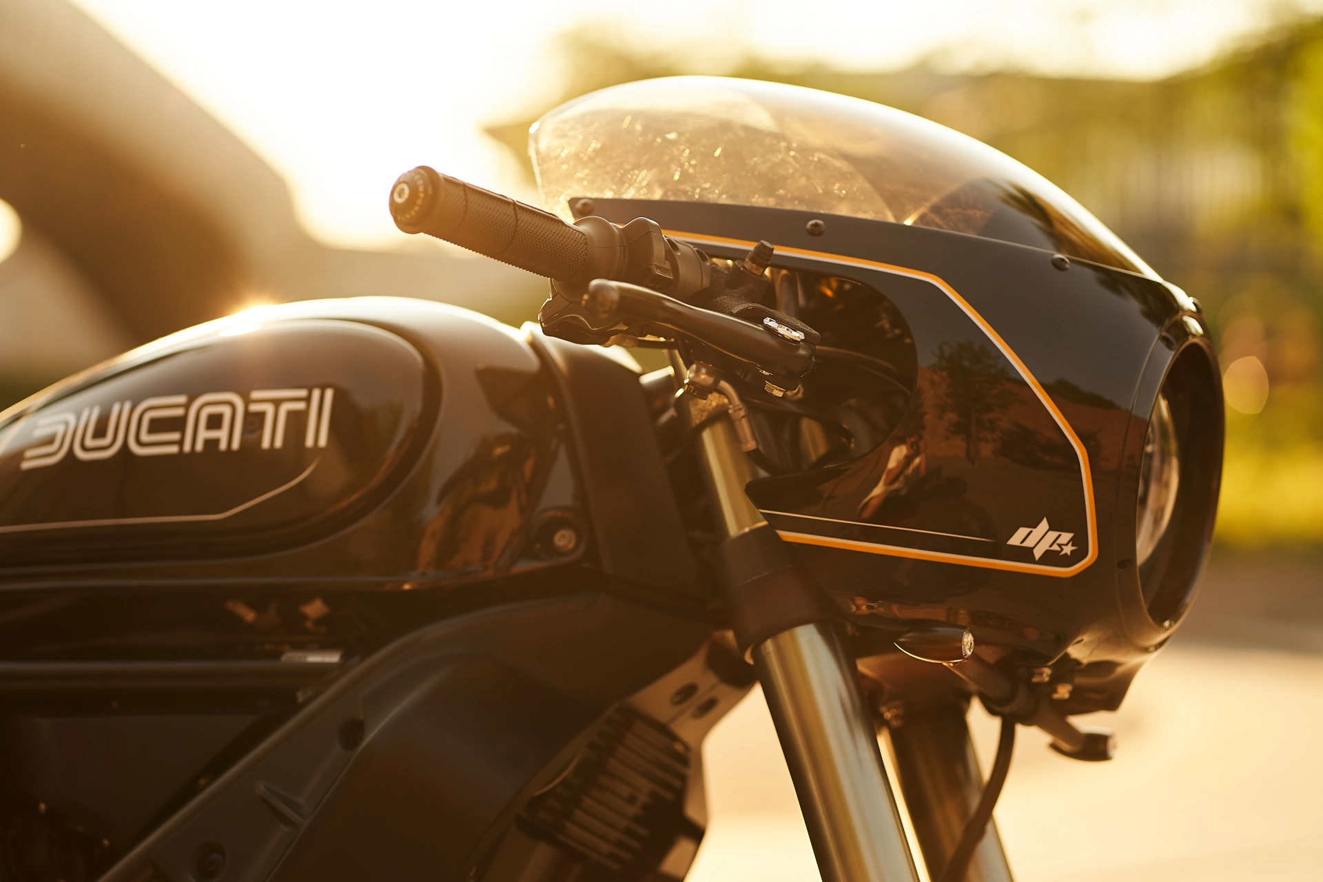 Cafe Racer Handlebars | Clip-on, Carbon - check our parts online!